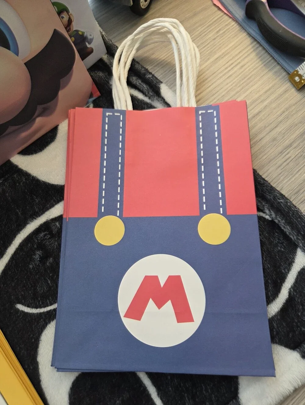 Super Mario Character Gift Bags & Stickers - Mario Luigi Toad & Question Block